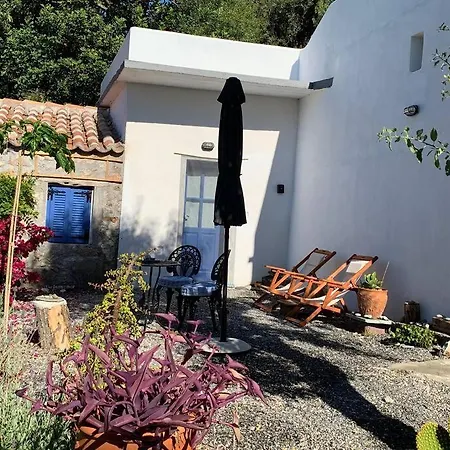 Holiday home The Donkey House, Pragmatefti *