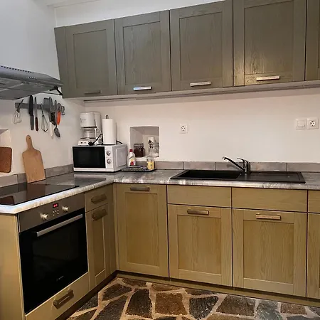 The Donkey House, Pragmatefti Holiday home *