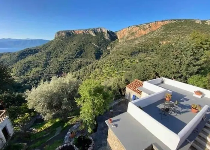 The Donkey House, Pragmatefti Casa de Férias Leonídion